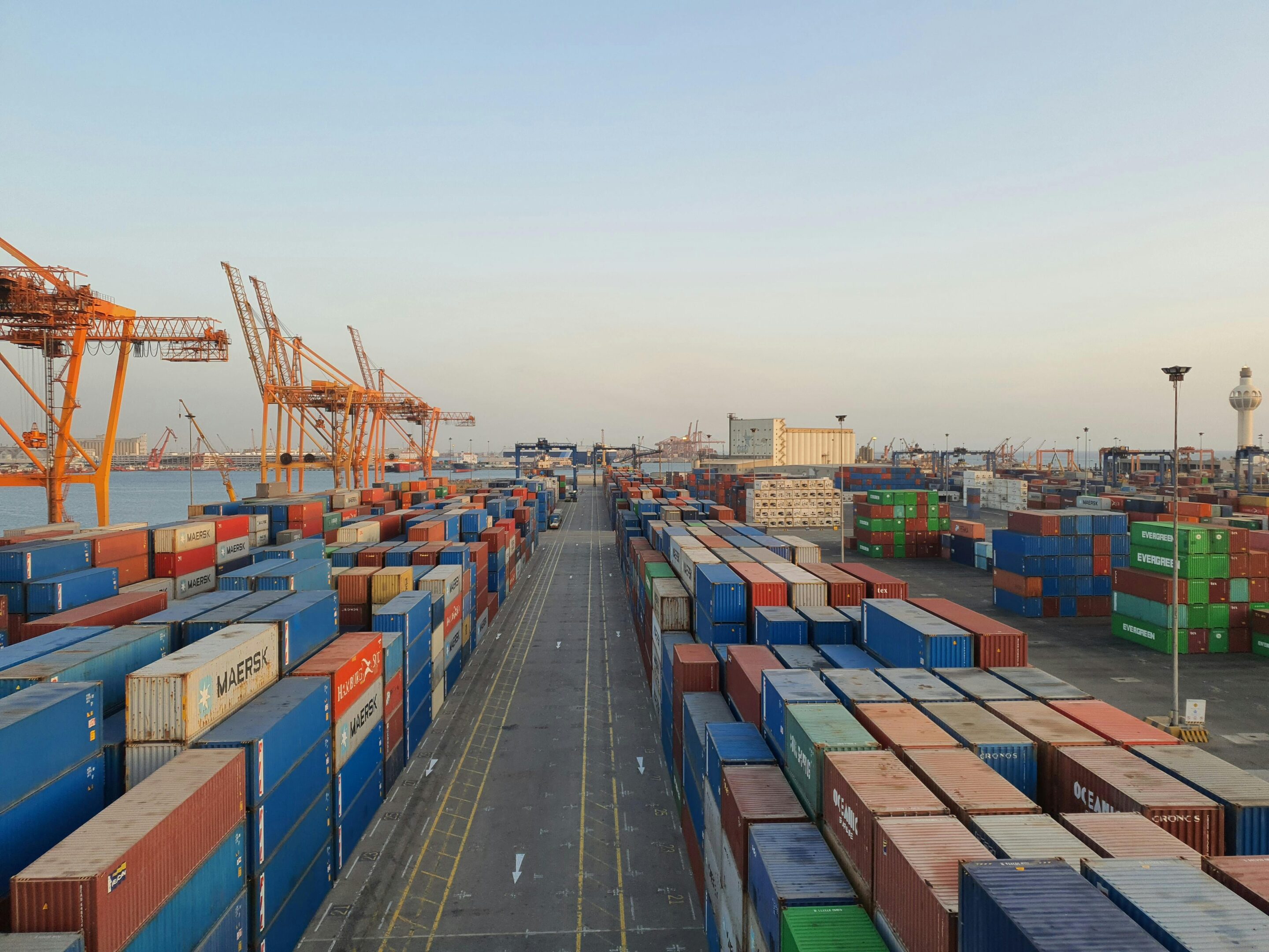 pexels bilal ahmed 297238753 14020705 scaled - HelloContainer