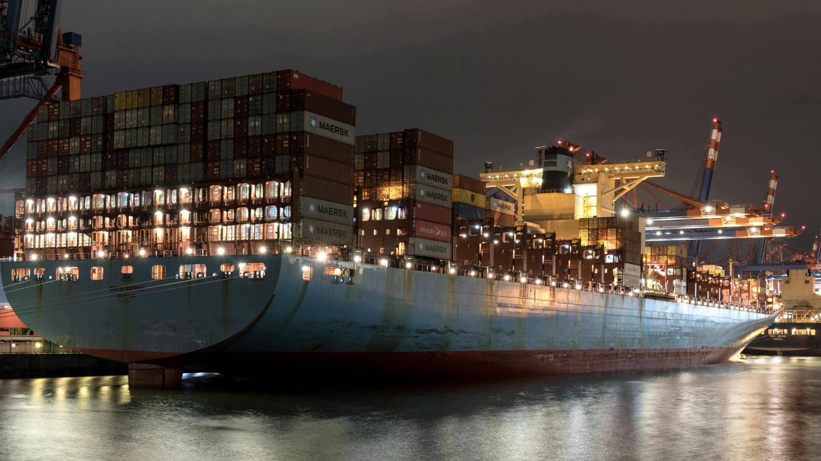 pexels wolfgang weiser 467045605 20776541 scaled - HelloContainer